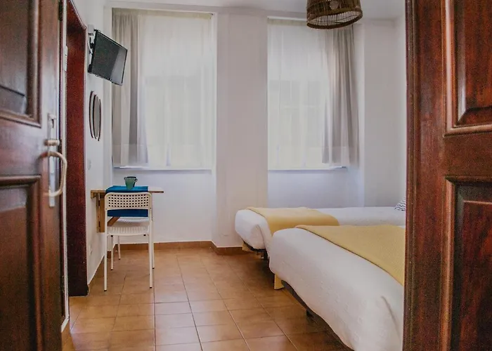 Residencial Avenida Πανσιόν 3*